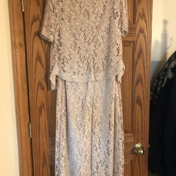 Elegant Beige Lace Dress with Jacket - Picture 3 of 9